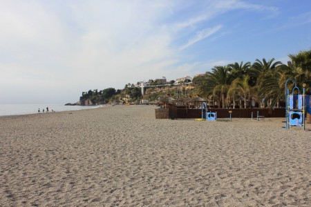 Burrania stranden 15 promenad eller 3 min med bil 